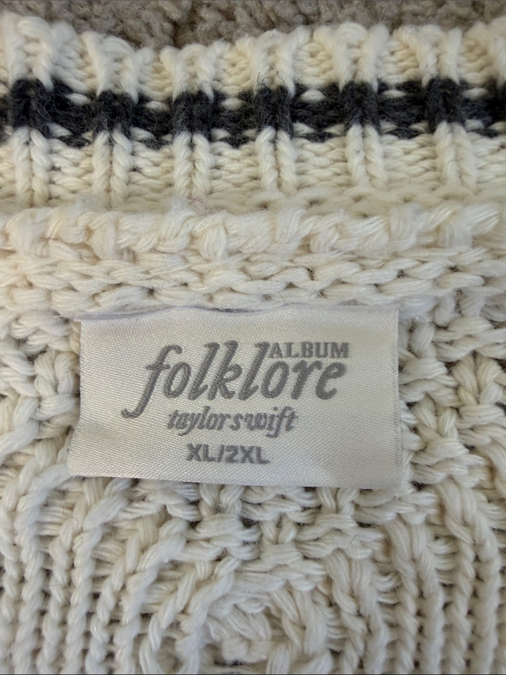 Taylor Swift Folklore Cardigan Sweater Cableknit Cream Gray Silver Stars XL/2XL - Picture 4 of 11